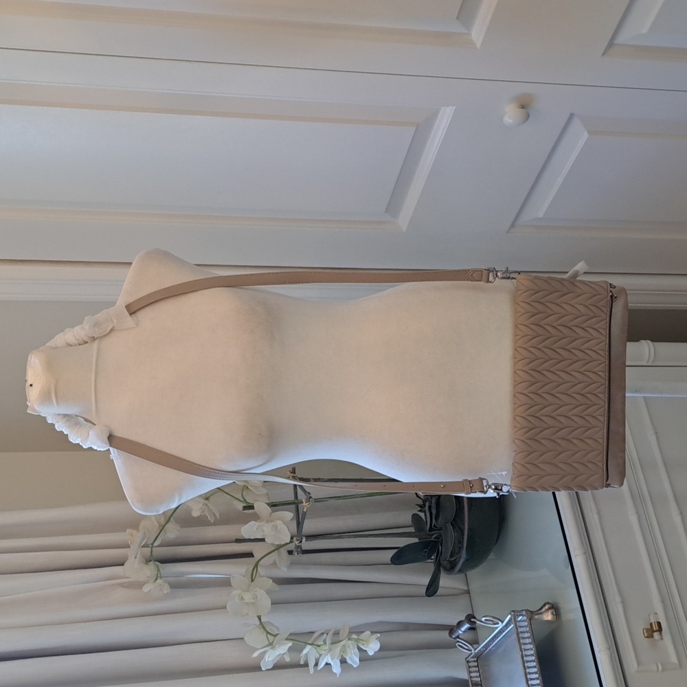 NWOT Stella & Dot Taupe/ Metallic Gold Fold Over Shouder/Clutch Bag